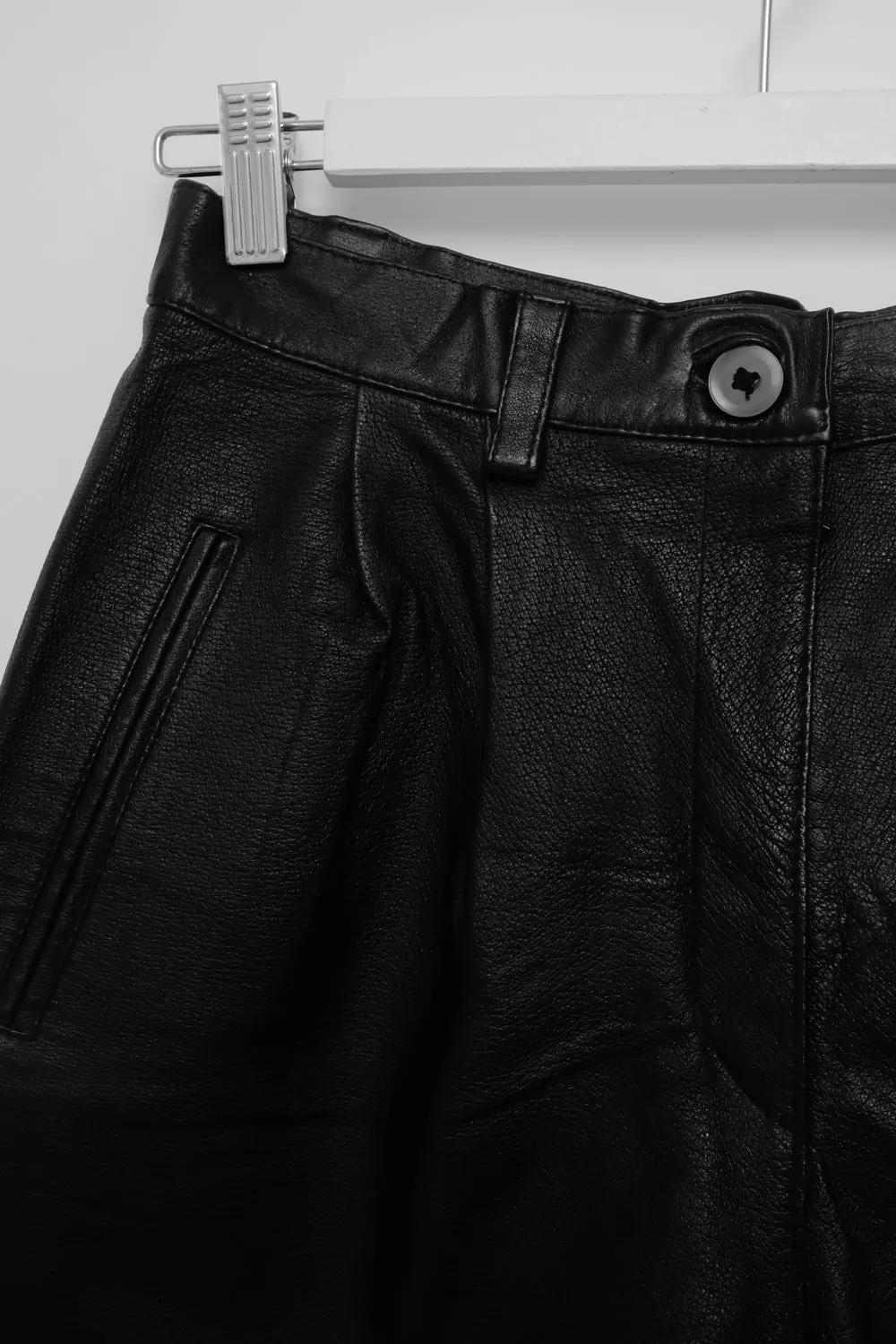 0057_BLACK HIGH WAIST LEATHER VINTAGE SHORTS