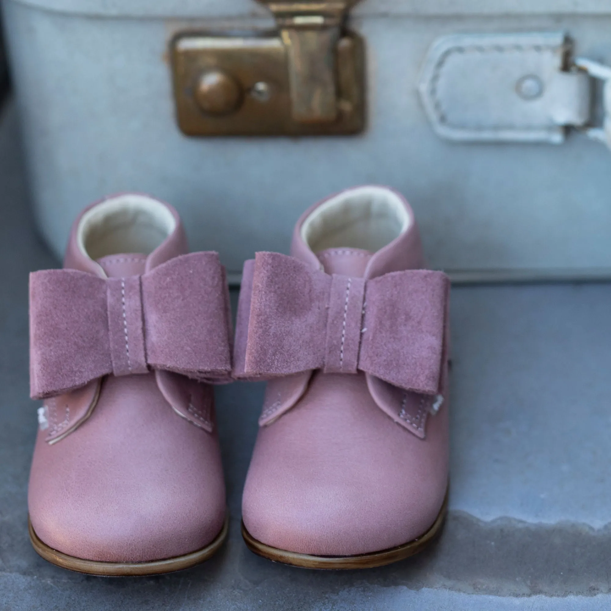 (1899E-3) Emel Pink bow velcro