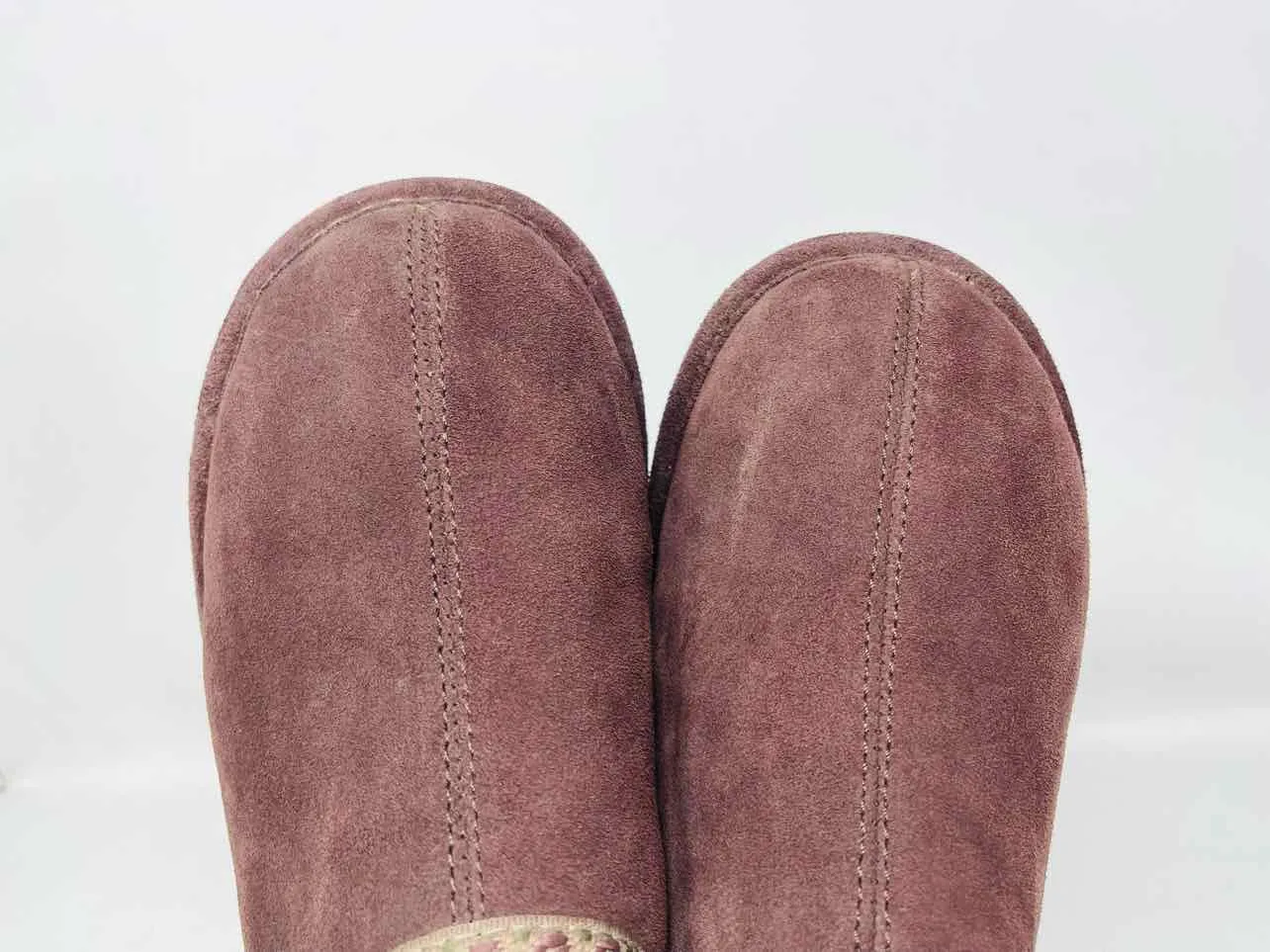 Bearpaw Size 8 Plum Suede Shoes Short Boots