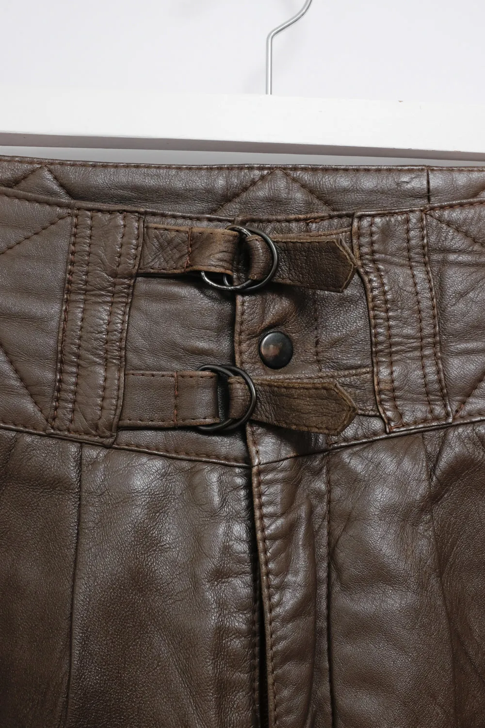 BOLD WAIST BROWN VINTAGE LEATHER SHORTS