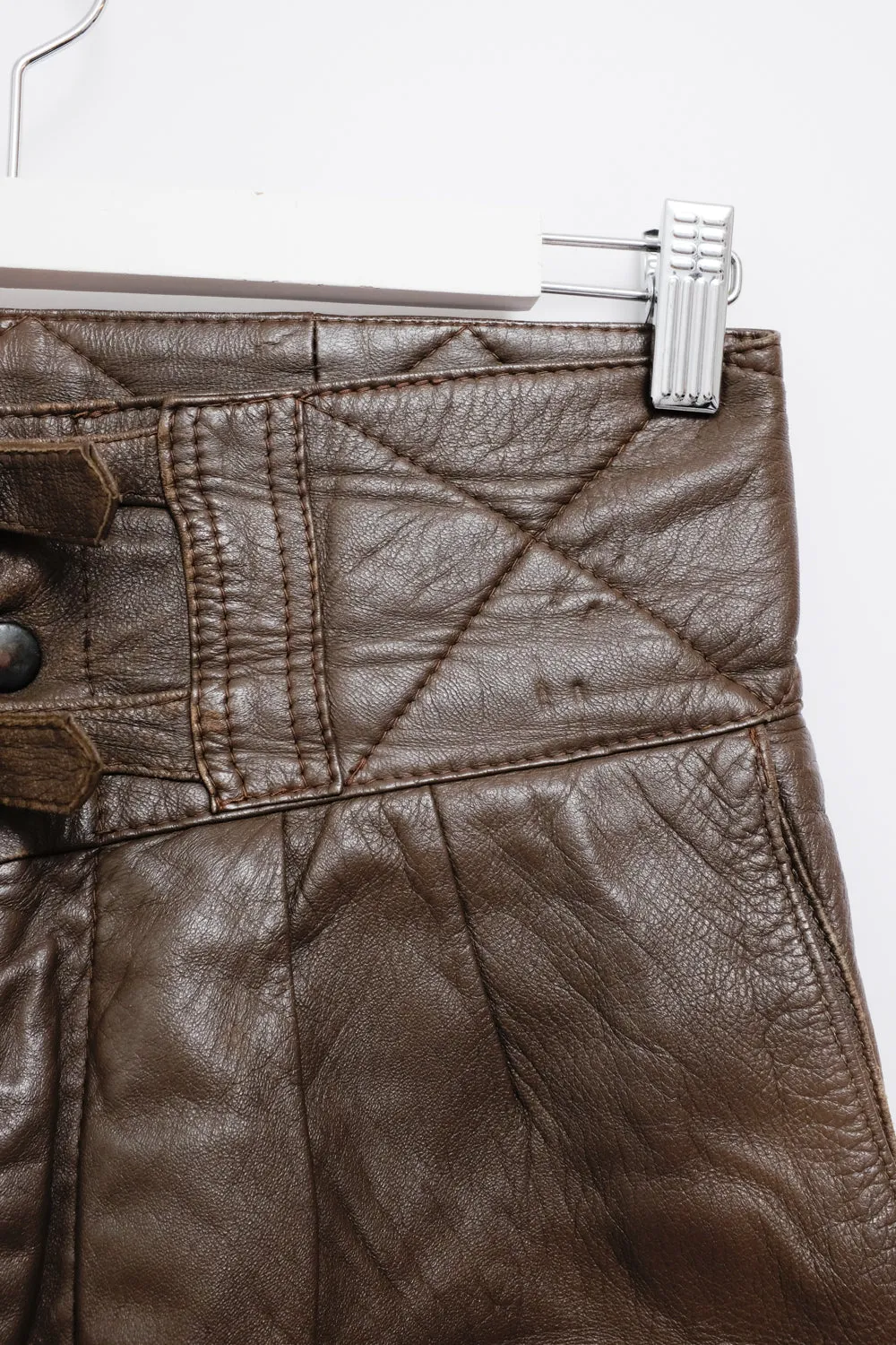 BOLD WAIST BROWN VINTAGE LEATHER SHORTS