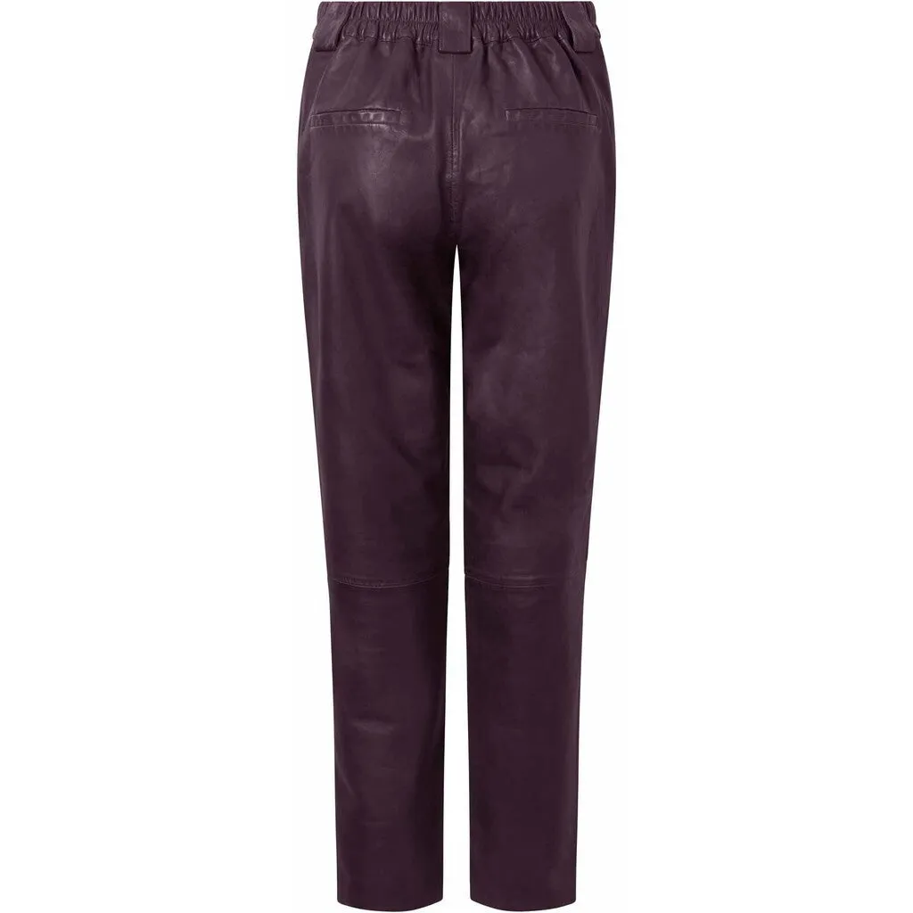 Cool Bianca suit pants in soft leather quality / 50686 - Dark Blossom