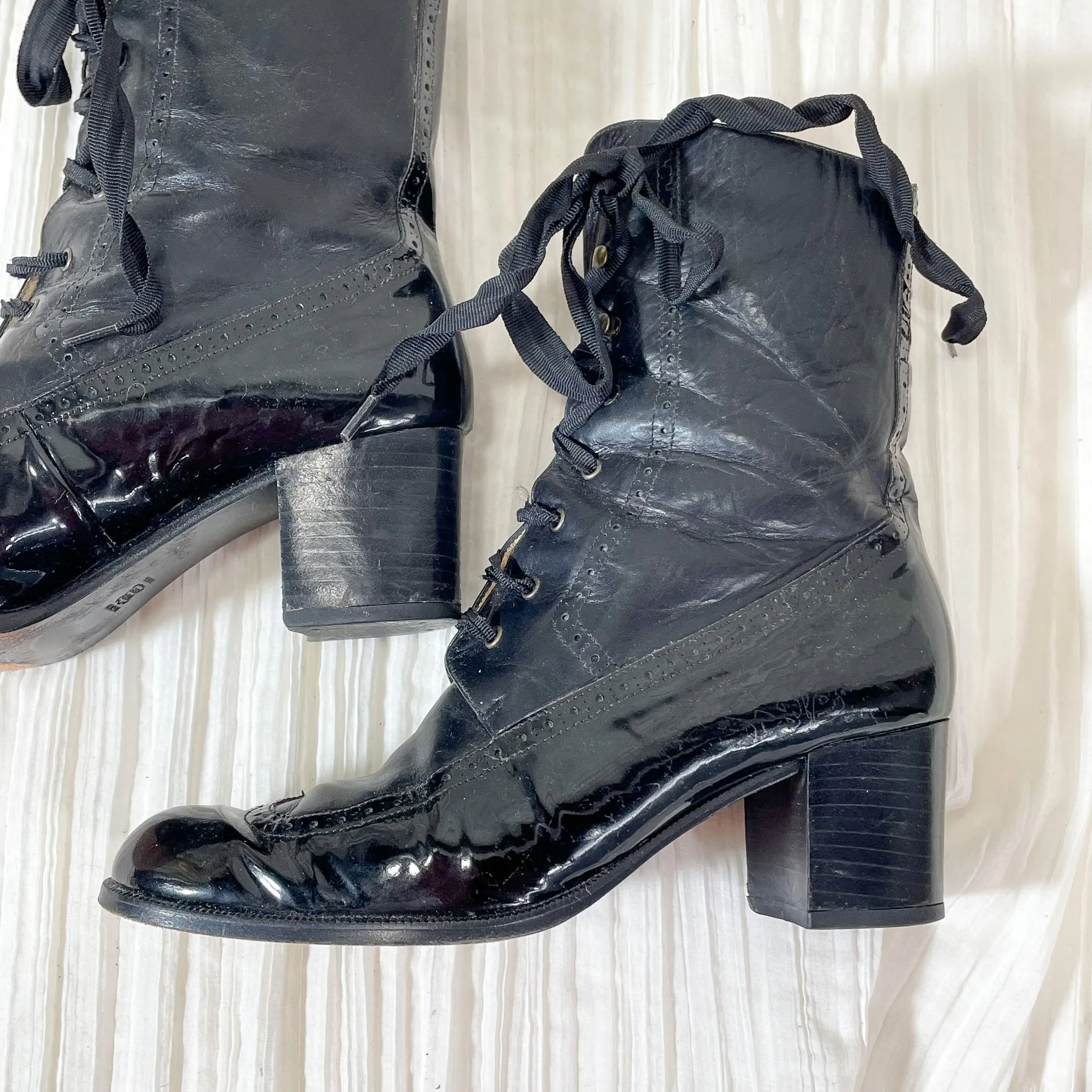 SOLD Vintage Kenneth Cole Black Leather/Patent Leather Lace Up Granny Boots 8 1/2