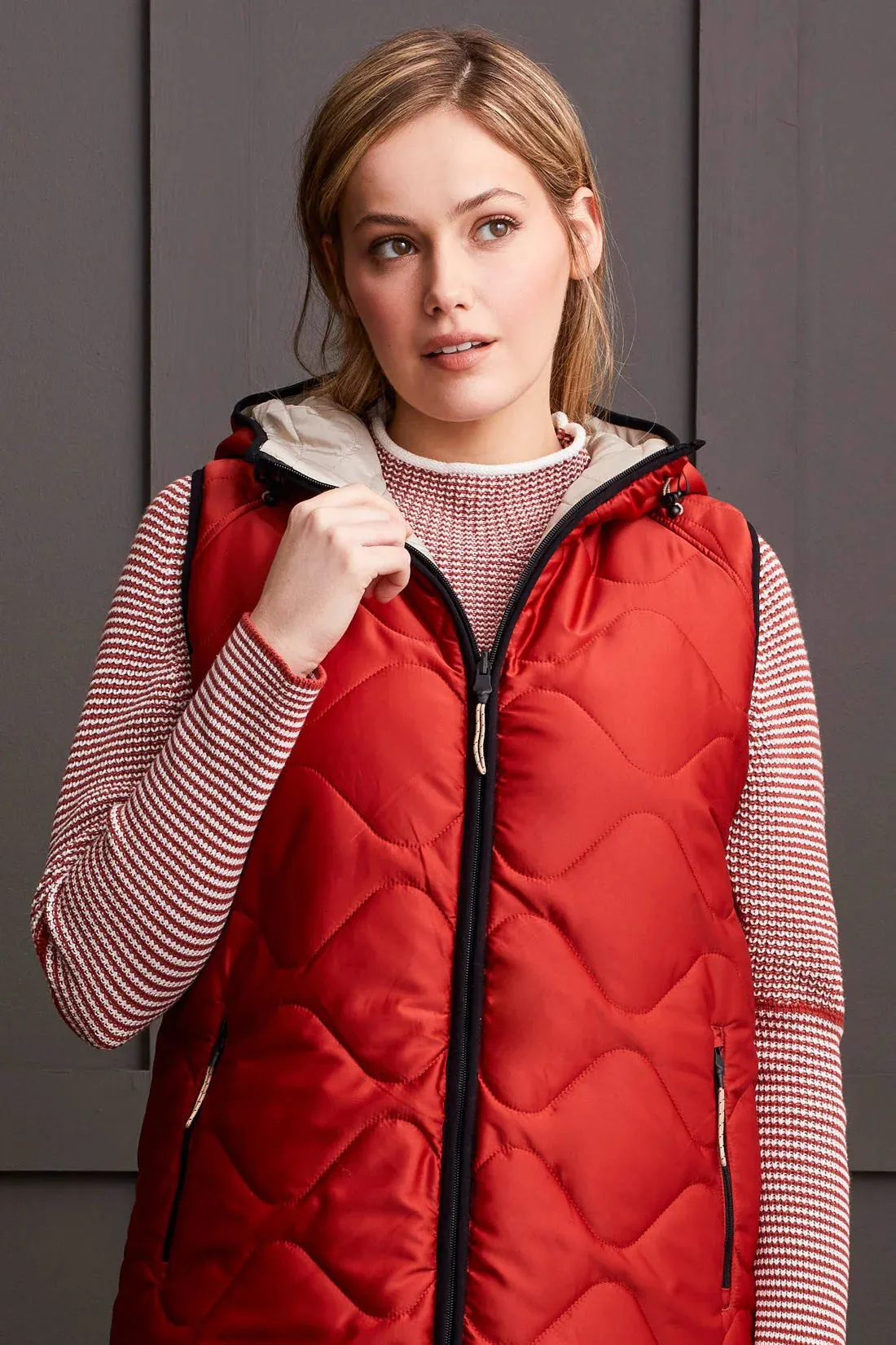 Tribal Reversible Hooded Puffer Vest (Red)