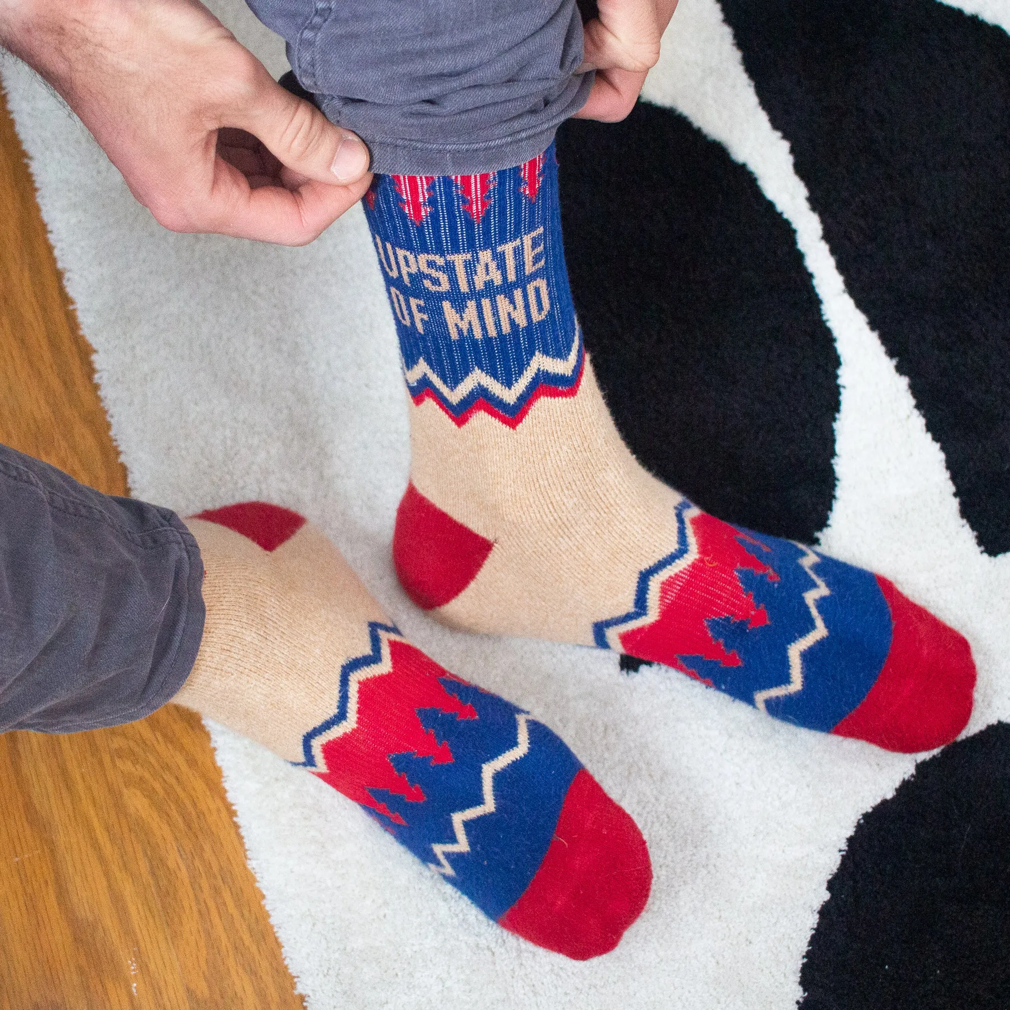 Upstate of Mind Standard Socks - Red/Navy