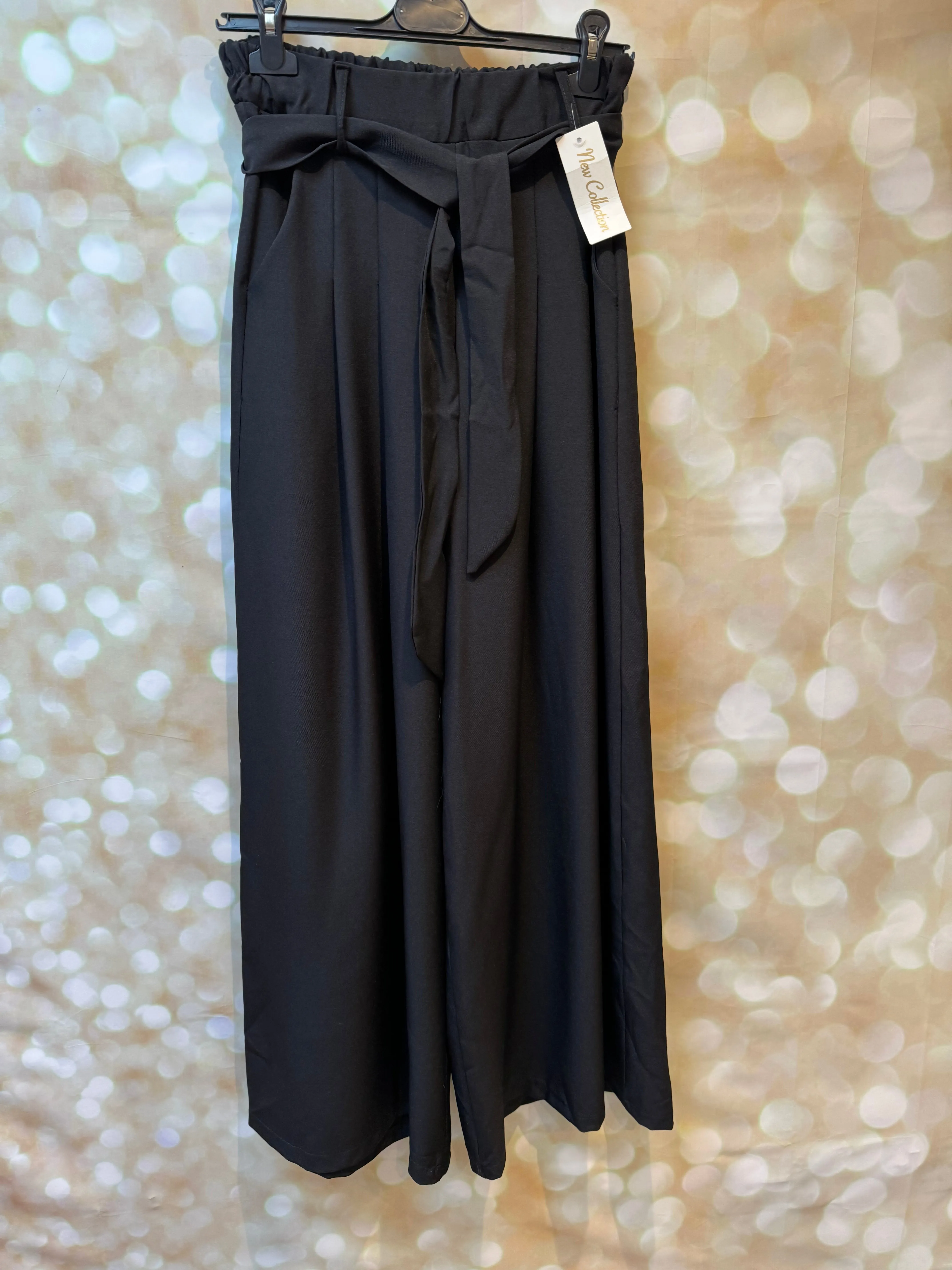 Wide leg Pleated trousers