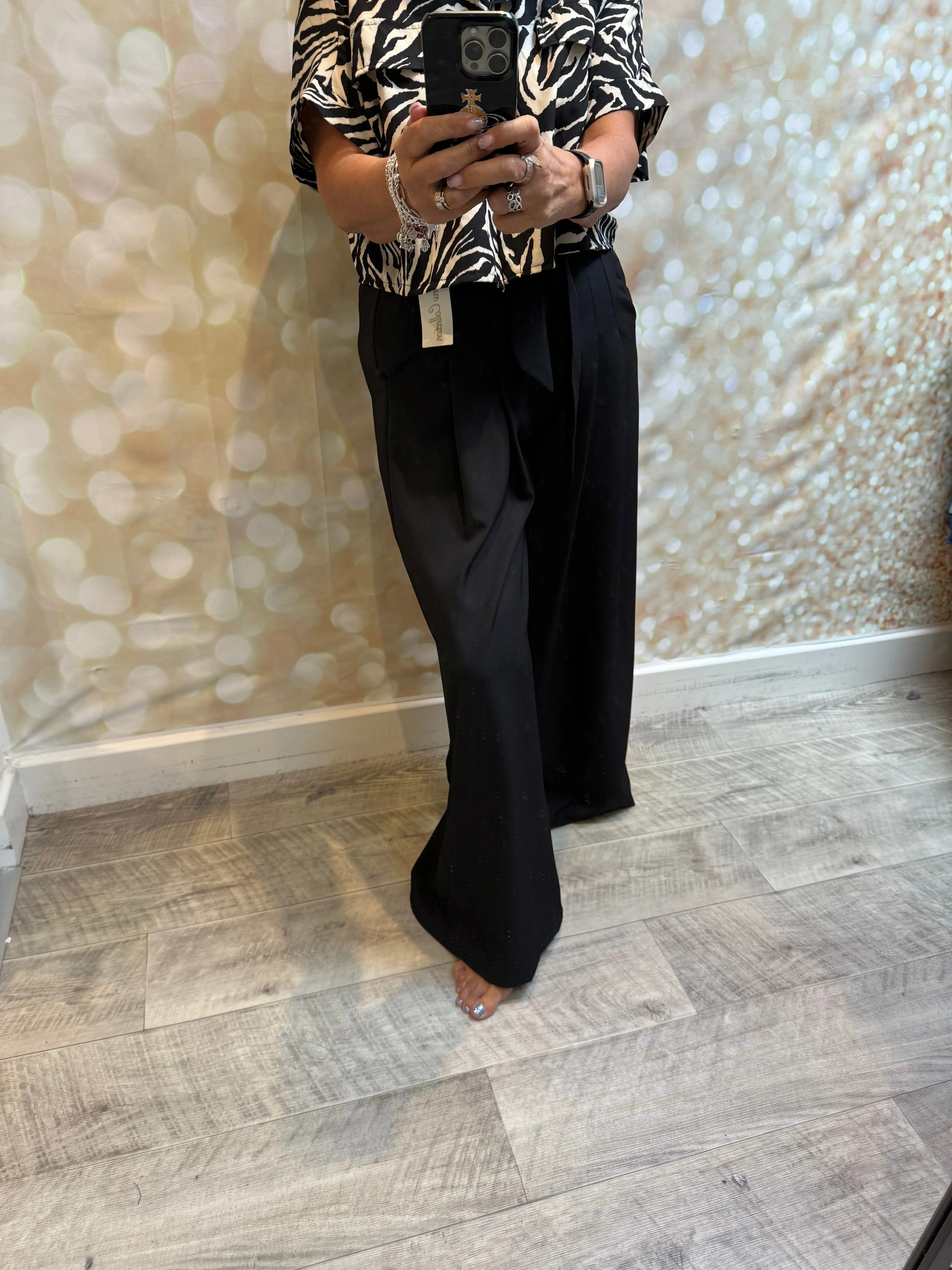 Wide leg Pleated trousers